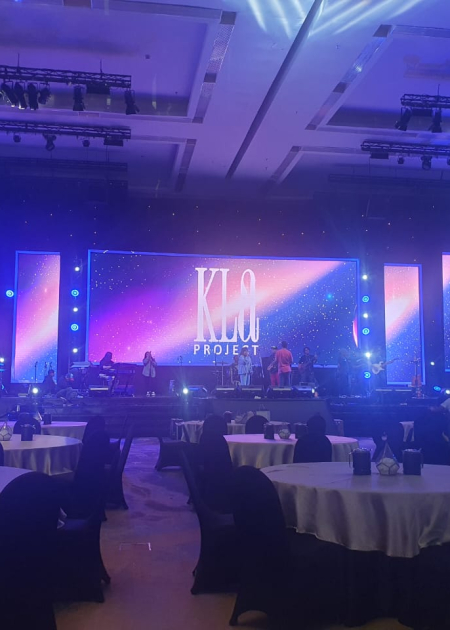 background view media